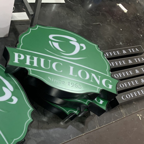 Hộp đèn Hông nhôm Hàn Quốc, mặt dùng tấm Poly dẫn sáng, nội dung Phủ decal 3M, gắn đèn Led bên trong