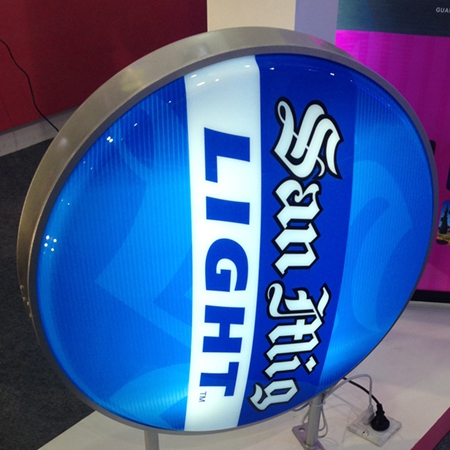 Hộp đèn tròn 600, in UV ngược lên nền mica trong hút nổi cầu lồi, gắn đèn led bên trong